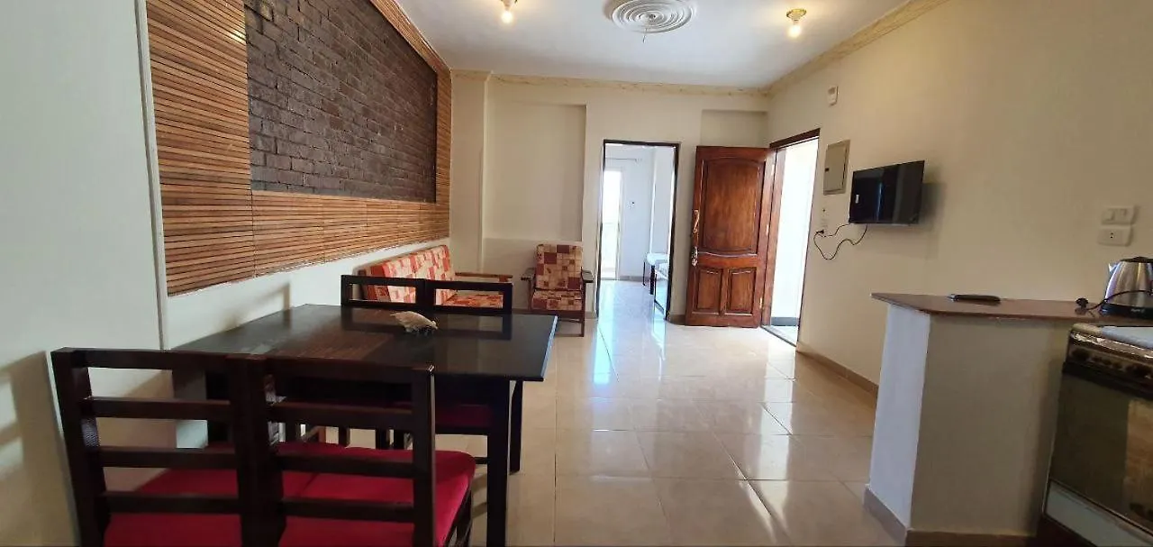 Continental Flat Apartment Al Qurnah